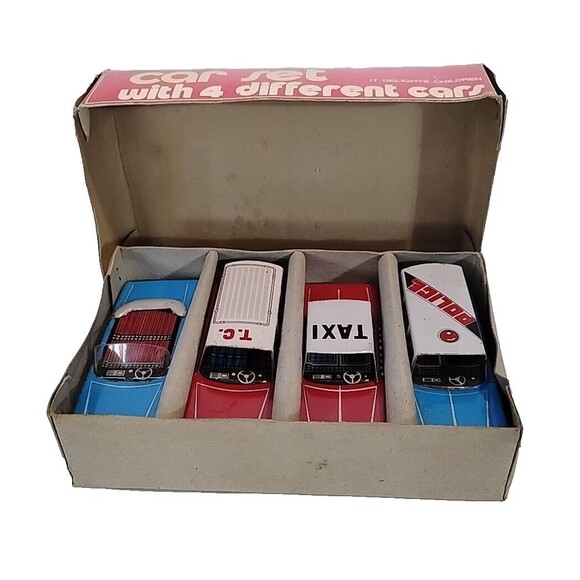 COLLECTIBLE Tin Friction  FORD & CHEVROLET EMERGENCY & TAXI Toy CAR SET MF-946 - Picture 4 of 9